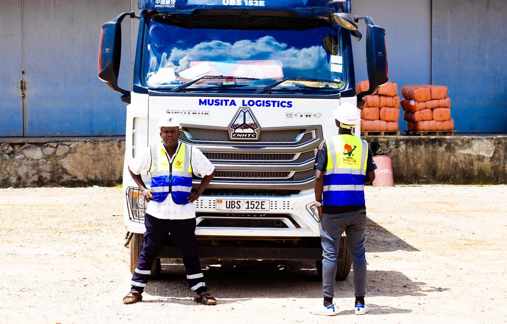 28-Tonne Trucks